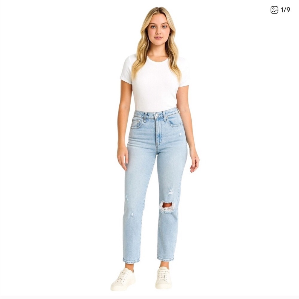 A & F Light Wash The Mom High-Rise Jeans 25/0